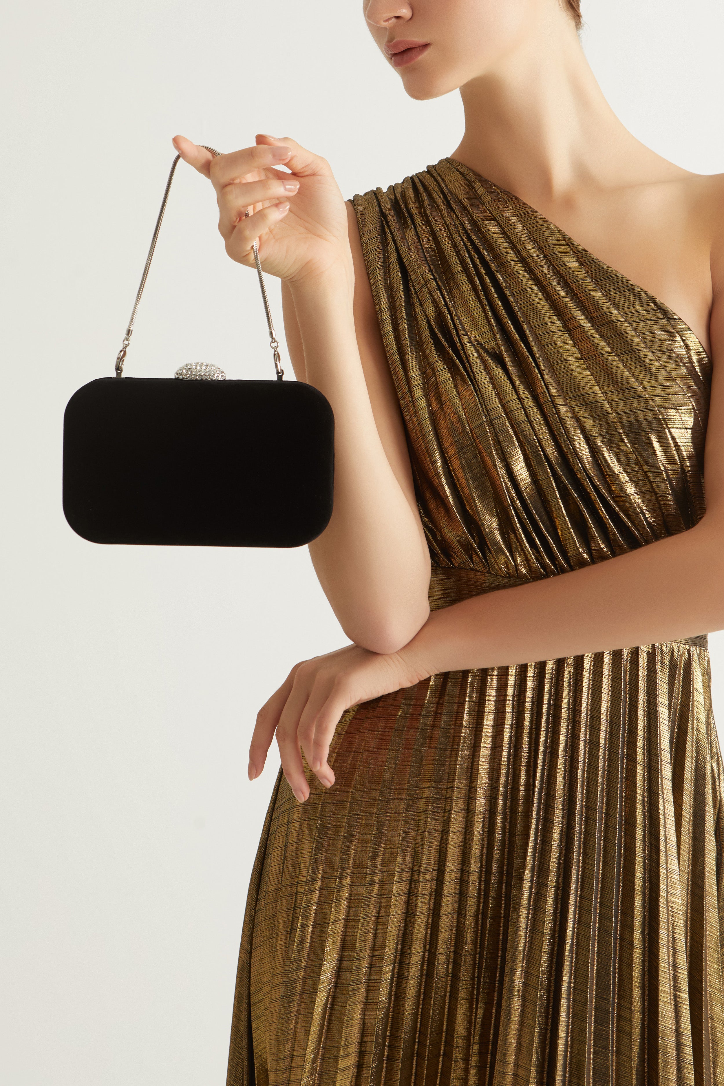 Buy Sienna Velvet Clutch in Black | The Chic Initiative | Women's Designer Bag Malaysia Buy Sienna Velvet Clutch in Black | The Chic Initiative | Women's Designer Bag Malaysia